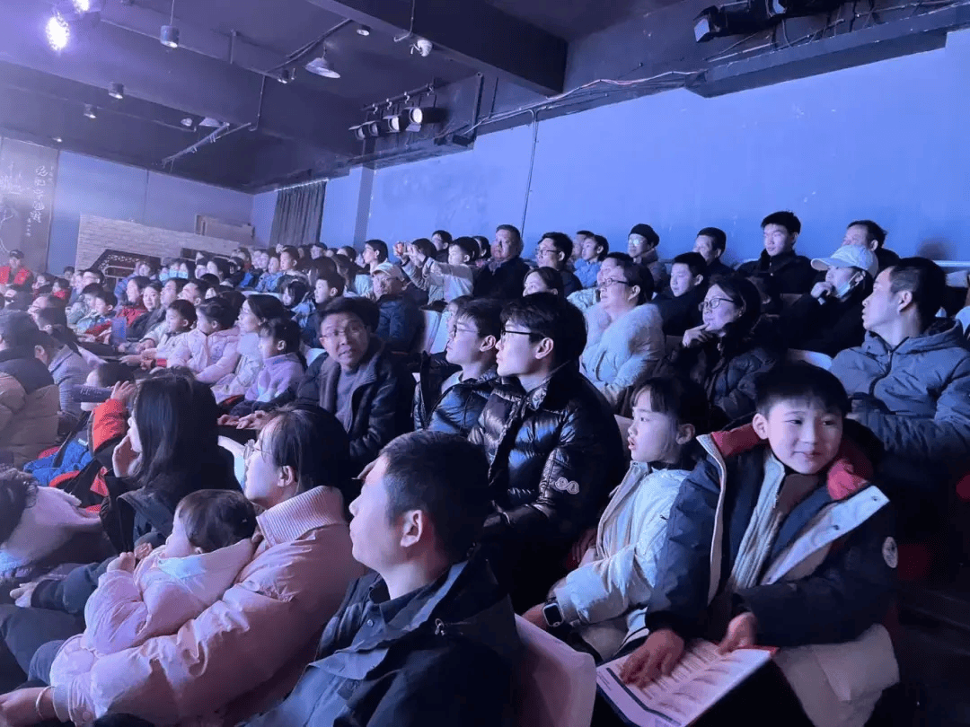 ”2025新春魔术杂技专场圆满举行瓦力游戏试玩“魔法青春 魅力九江