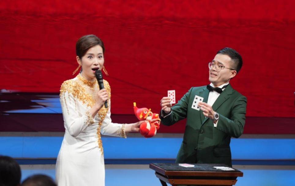 到一年“不良嗜好”已戒掉却略显憔悴瓦力棋牌试玩可喜可贺！刘谦抗癌不(图6)